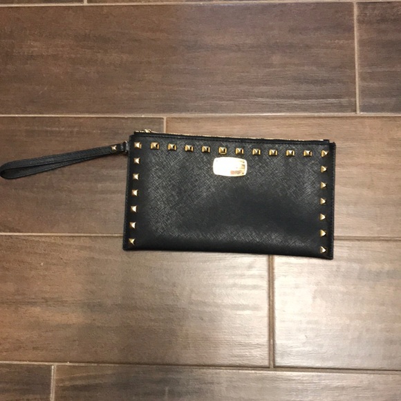 Michael Kors Handbags - Michael Kors Wristlet